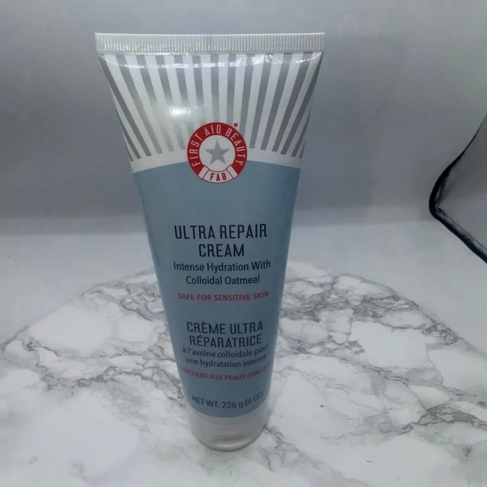 FAB FIRST AID BEAUTY Intense Hydration With Colloidal Oatmeal Ultra Repair Cream